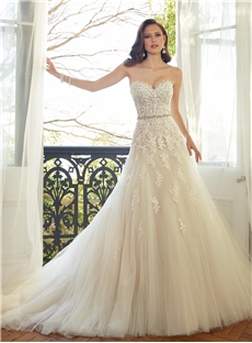 Charming Empire Sweetheart Appliques Lace Court Wedding Dress