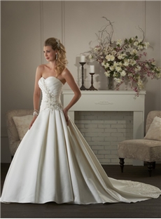 Elegant Beaded Sweetheart Ruched Buttoned Lace Up Wedding Dress