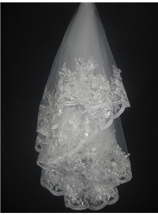 Gorgeous Fingertip Wedding Bridal Veils With Lace Applique Edge