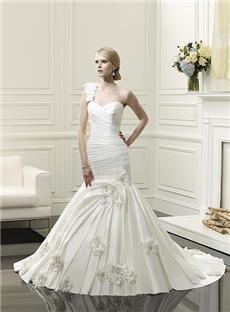 New Arrival Princess Flattering Sweetheart Neck Ruched Bodice One Shoulder Strap Handmade Floral Details Wedding Dress